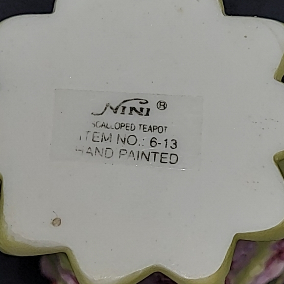 MINI DECORATIVE  SCALLOPED MINIATURE TEAPOT - NINI - Picture 12 of 12